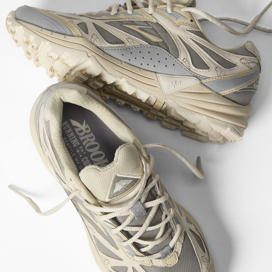 008d7fe4_110502-042-y-cascadia-1-mens-trail-running-shoe